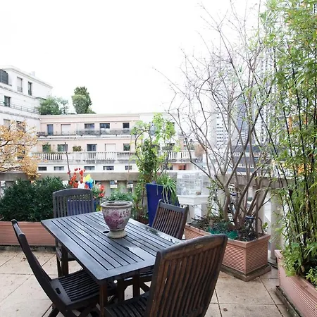 Spacious With View On The Eiffel Tower Daire Paris